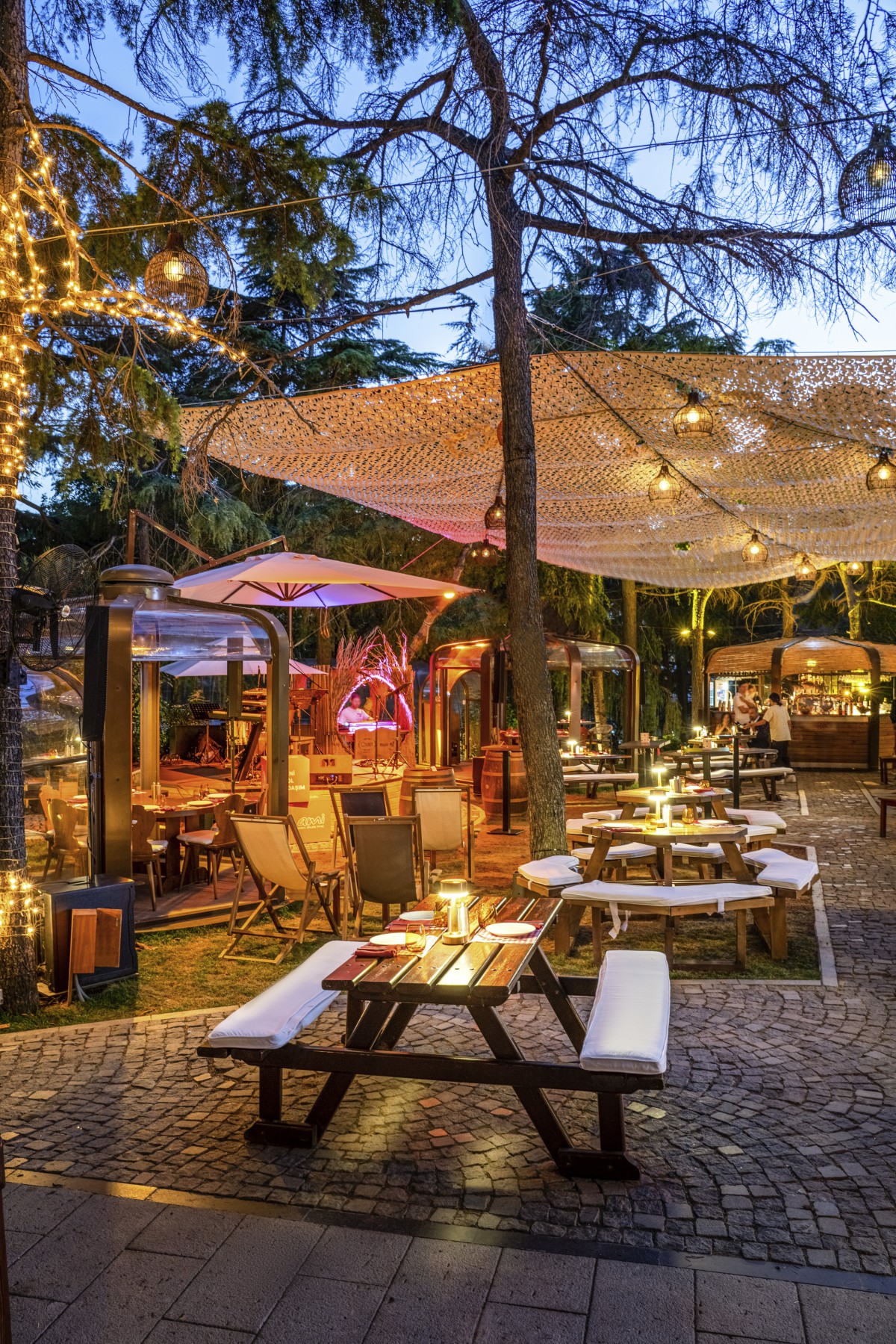 Festival Tadında Bir Yaz: Chalet Garden Sahnesi Yeniden Kuruluyor!