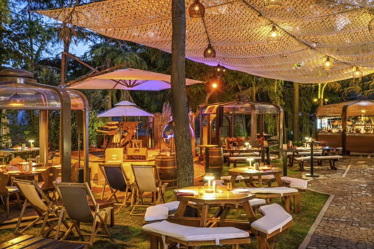 Swissôtel Chalet Garden’da Taverna Gecceleri!