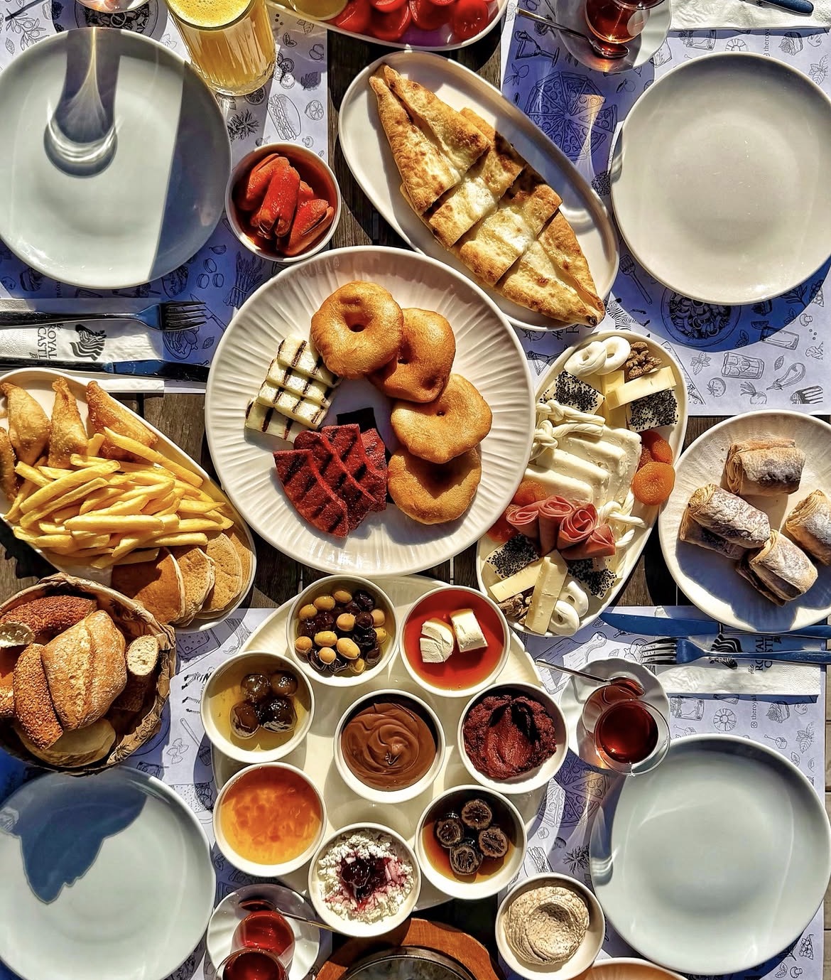 The Royal Castle Bistro’da Kahvaltı Bir Yaşam Stilinə Dönüşüyor