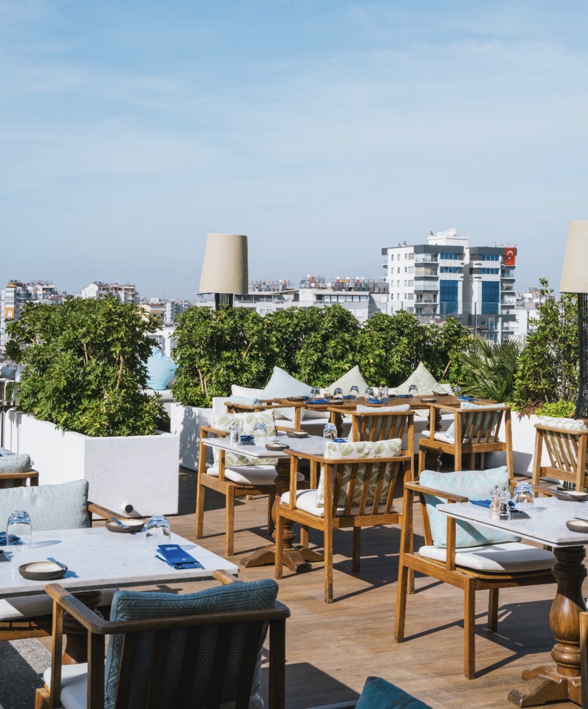 Antalya’da Şıklığın ve Lezzetin Adresi: Asmani Restoran