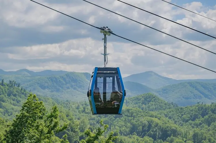 Smoky Mountains’ta Sınırları Zorlayan Yeni Deneyim: Cam Teleferik!
