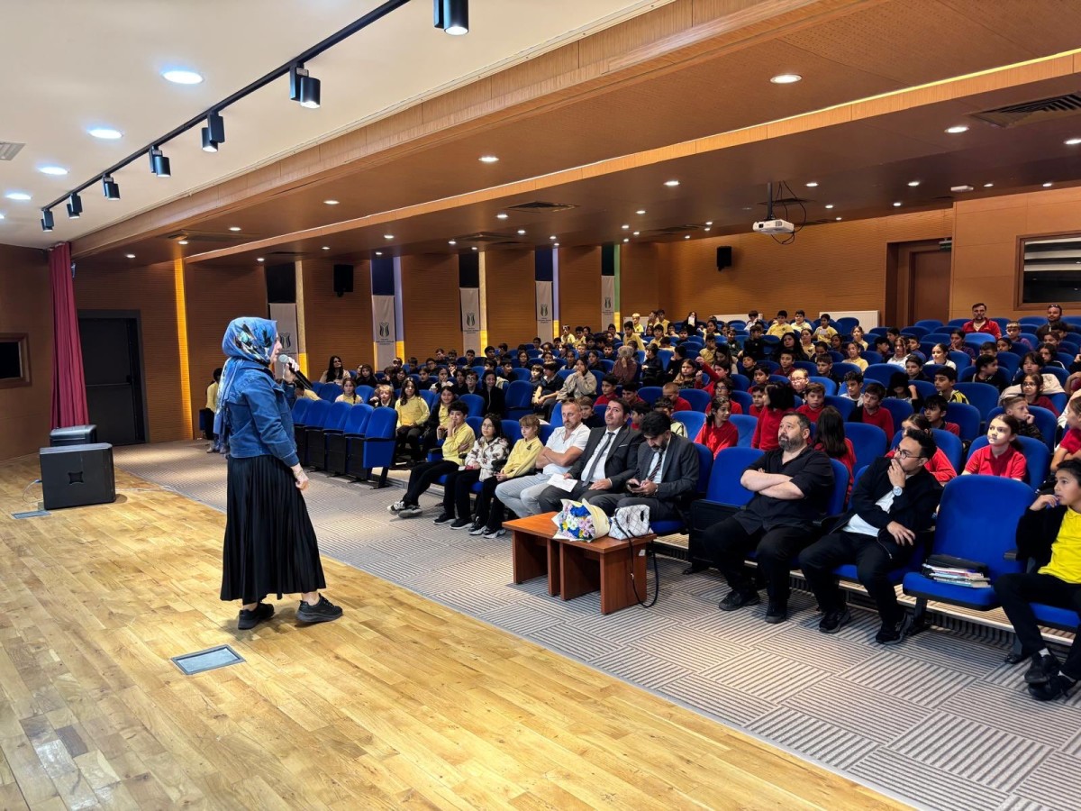 Klinik Psikolog Oya Doğan Kocaali'de Okurlarıyla Buluştu: Miniklerden Velilere Eğitici ve Eğlenceli Buluşma!